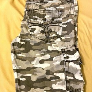 Mens Rock Revival Camouflage Shorts Size 42